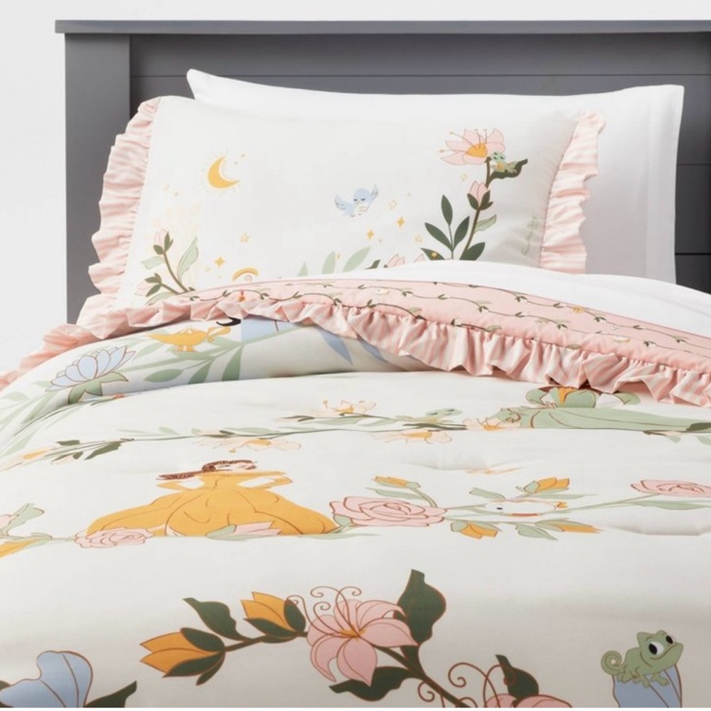 NEW Full/Queen Princess Vine Comforter - The Disney Collection by Pillowfort